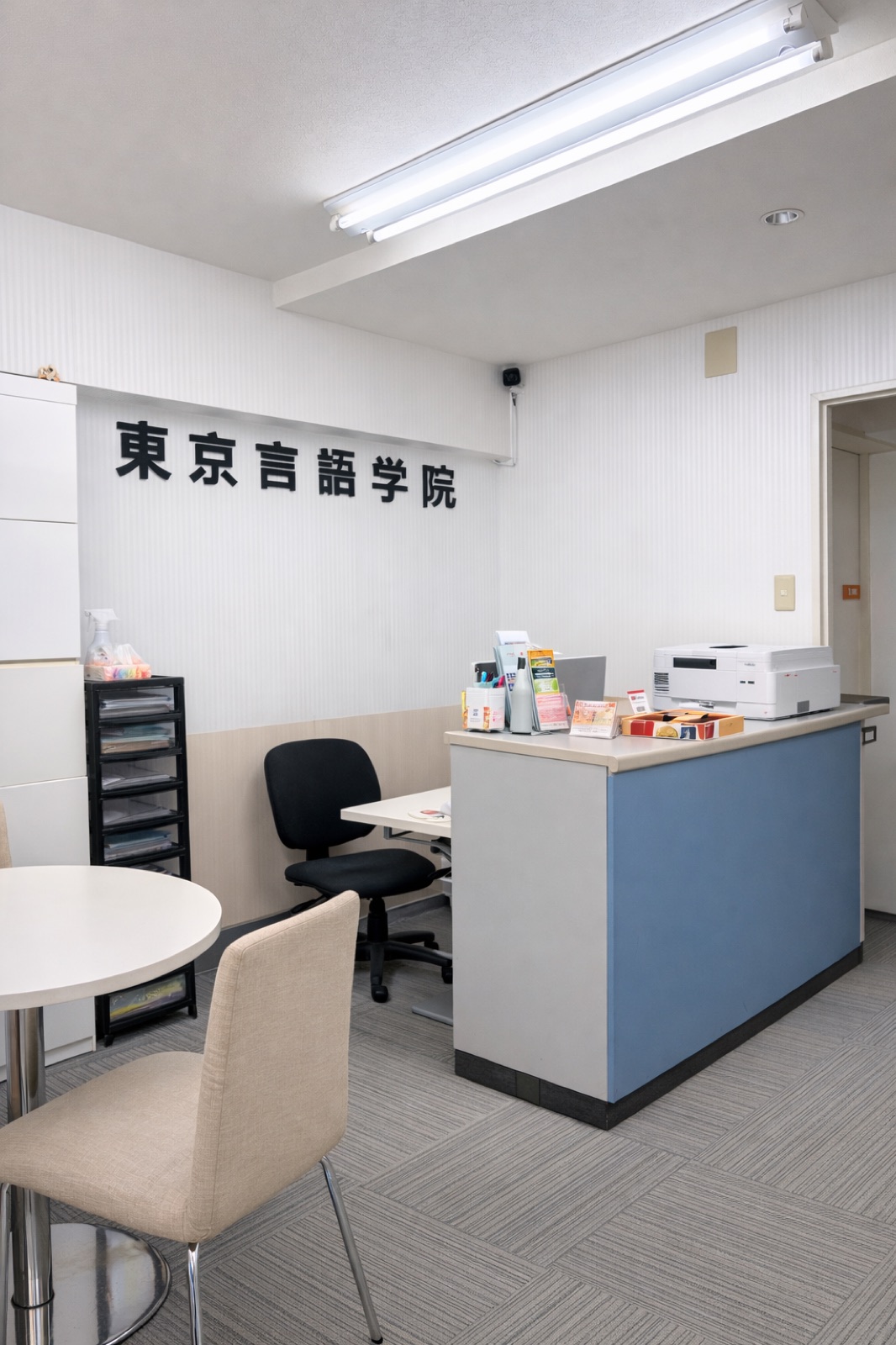 新宿校の受付・教室・学習環境 4